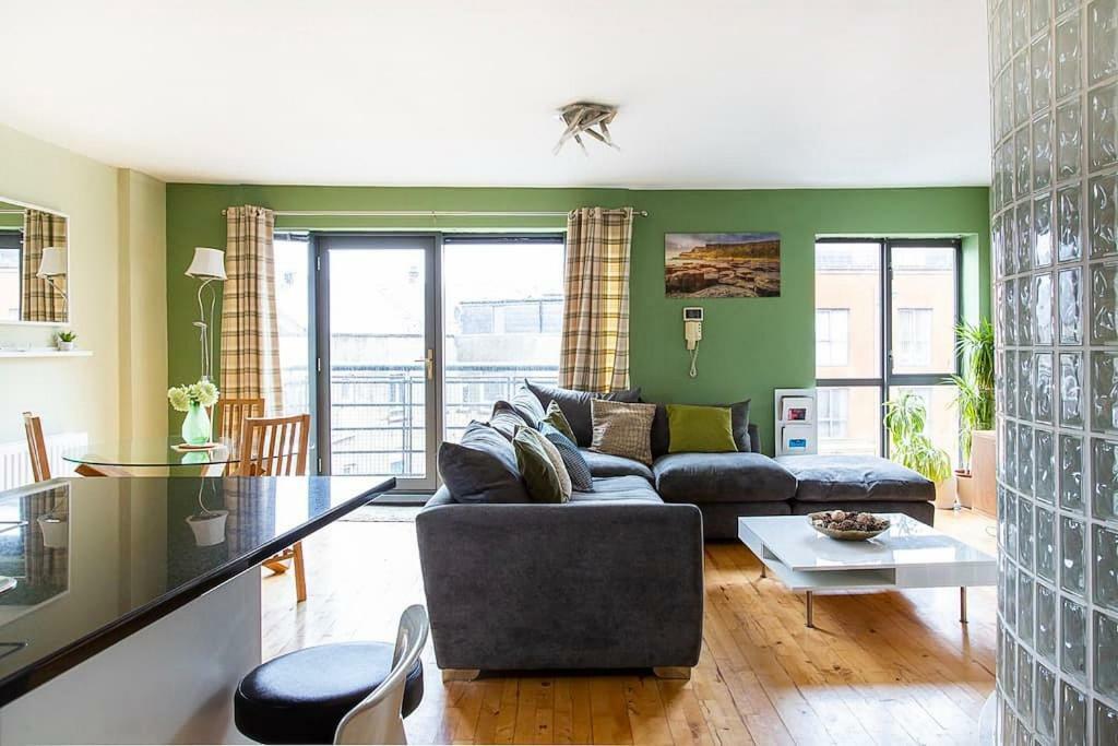 Spacious Belfast City Centre Duplex Apartment Esterno foto