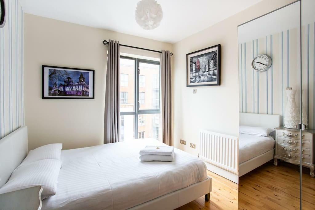 Spacious Belfast City Centre Duplex Apartment Esterno foto