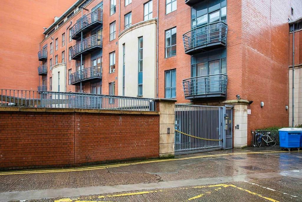Spacious Belfast City Centre Duplex Apartment Esterno foto