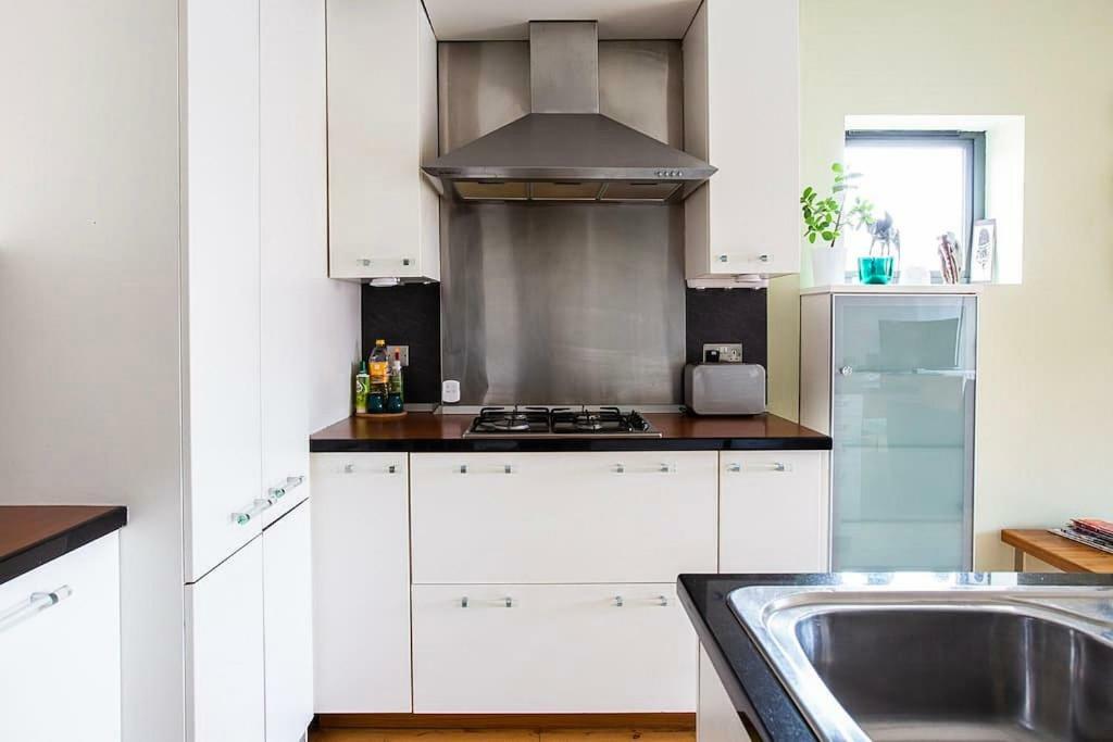Spacious Belfast City Centre Duplex Apartment Esterno foto