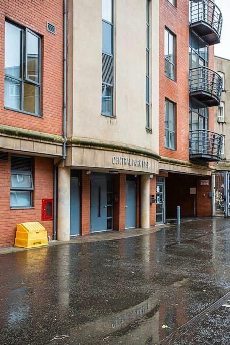 Spacious Belfast City Centre Duplex Apartment Esterno foto