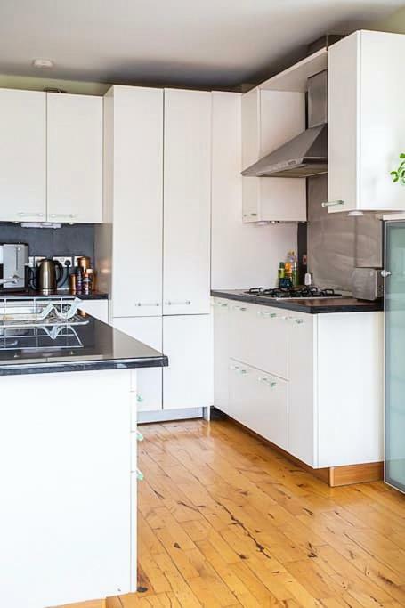 Spacious Belfast City Centre Duplex Apartment Esterno foto